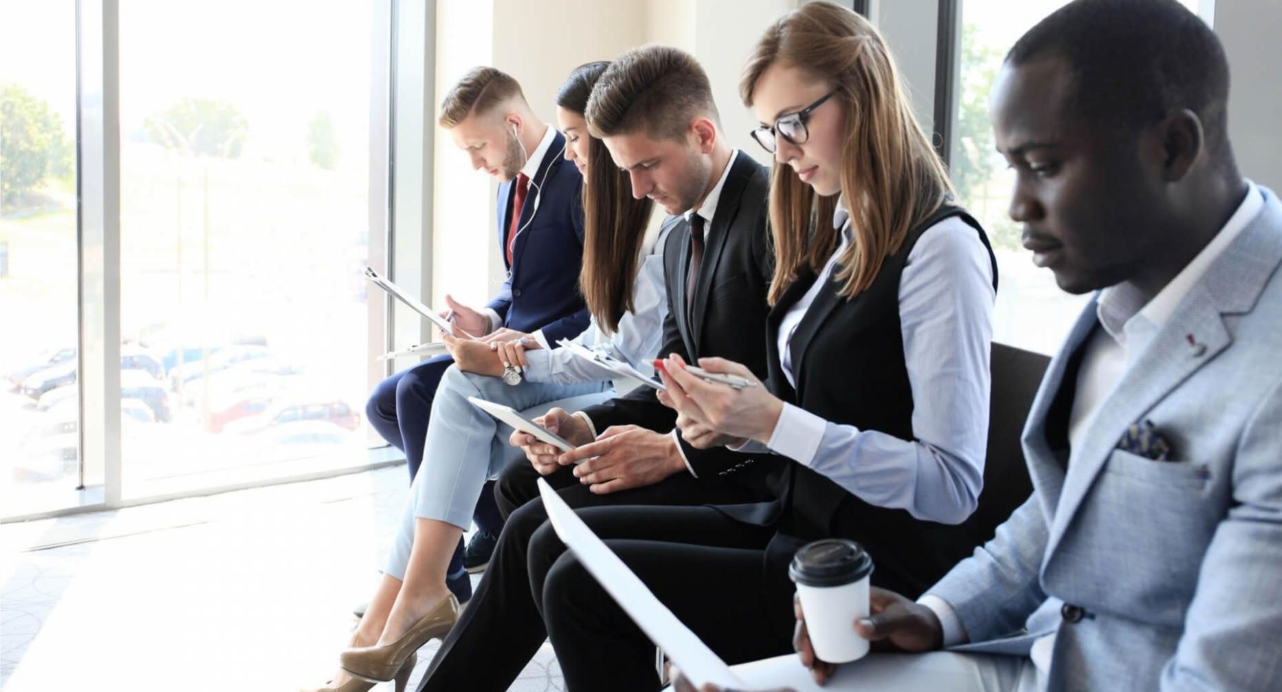 Organic search growth course overview — data and keyword analysis illustrated