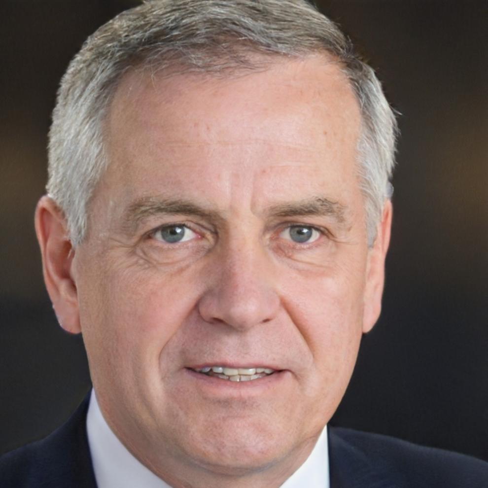 Student reviewing SEO course content at a desk with notes